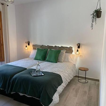 Habitacion L'Elefant En Casa Cami De Les Aiguees Monistrol De Montserrat Ngoại thất bức ảnh